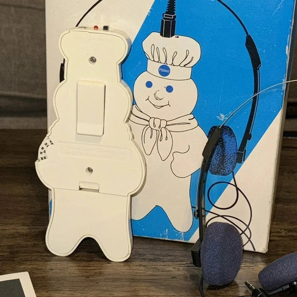 VTG 1985 The Pillsbury Co. Poppin’ Fresh Walkin’ AM/FM Radio w/headphones & box - Picture 9 of 16